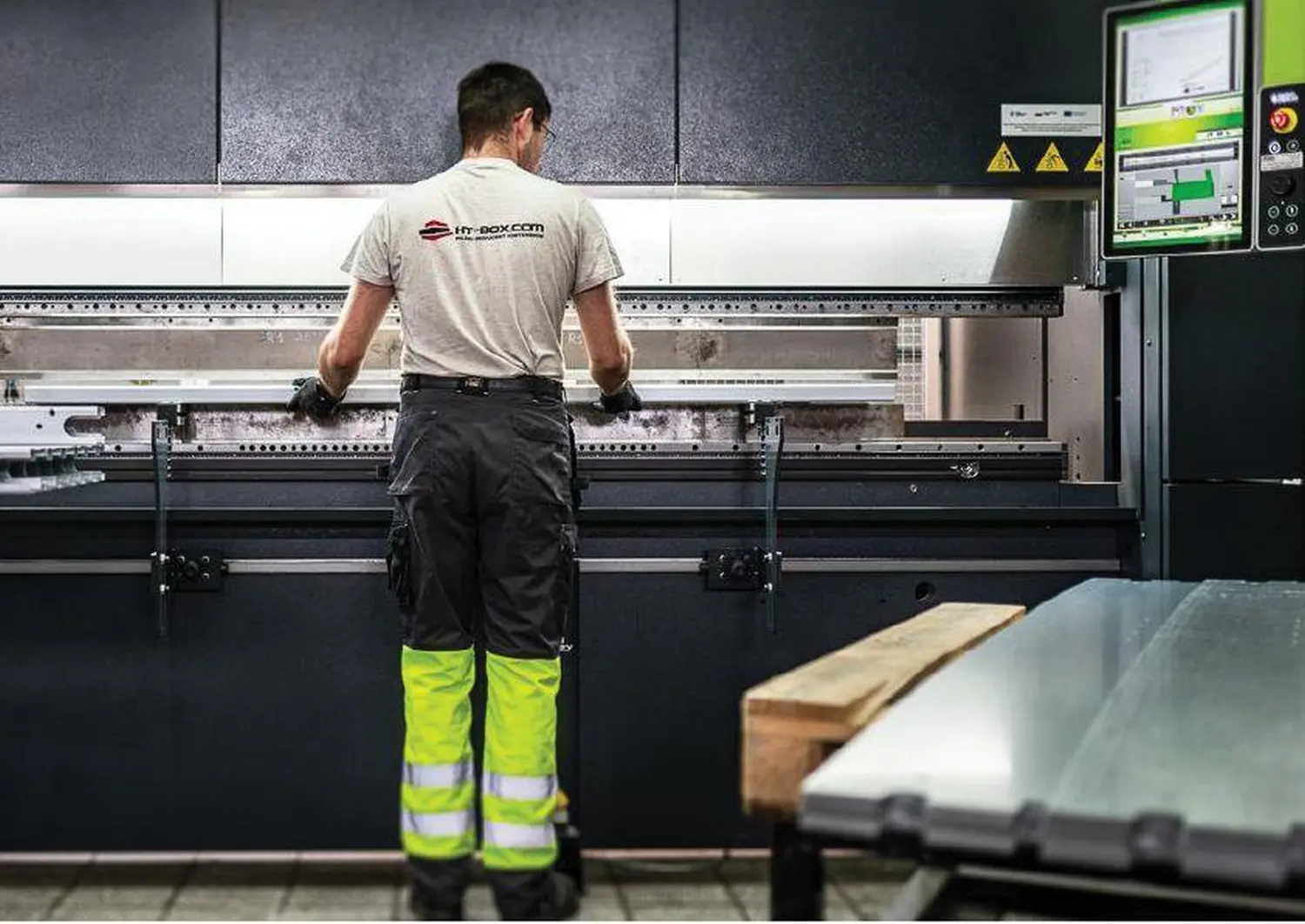 KOPF - Containerboxen -BREMSE DRÜCKEN