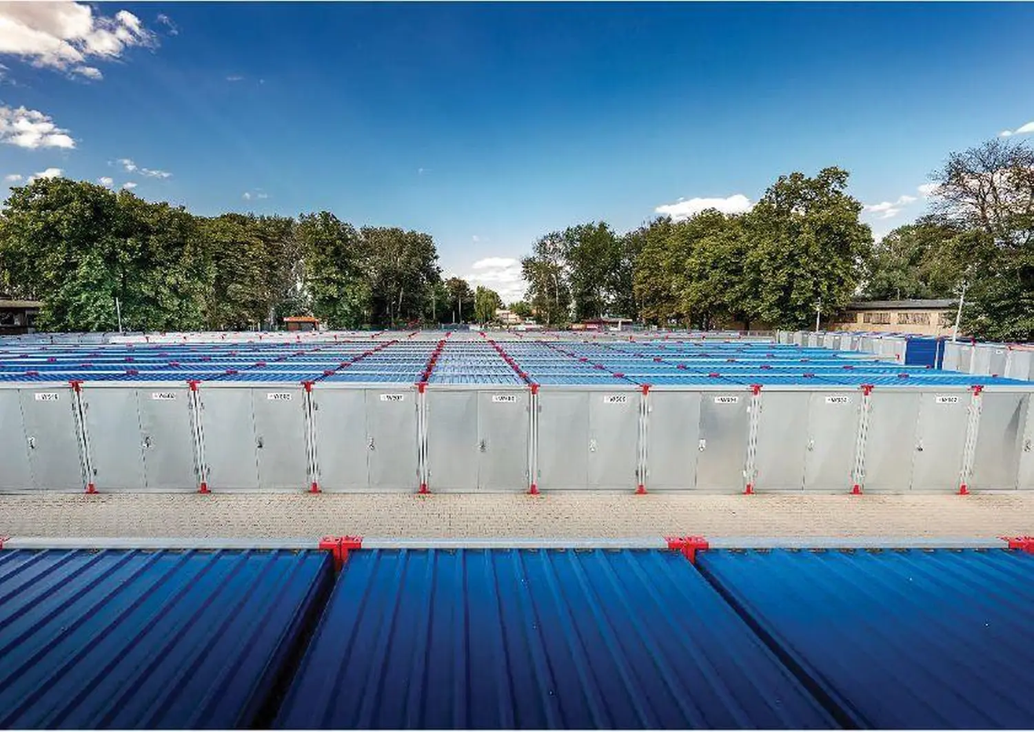 KOPF - Containerboxen - AUSSENGEBÄUDE